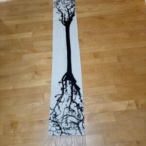 Black and White 100% Cashmere Black and White Tree Motif Long Scarf